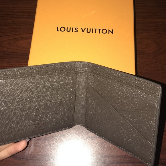 Authentic Louis Vuitton Mens Multiple Wallet - Picture 2 of 2